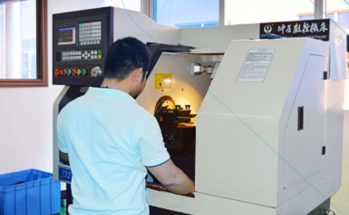 Почему стоит выбрать профессионального производителя панорамирования-наклона камеры безопасности (PTZ)?