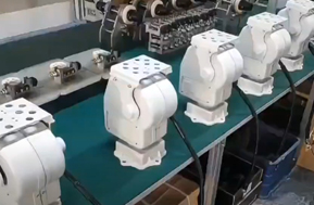 Светлый блок наклона лотка обязанности