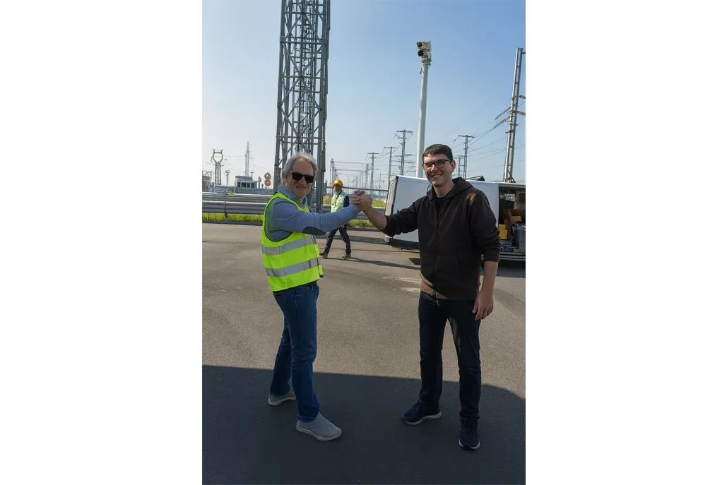 Проект башни телекоммуникаций Италии-успешная приемка